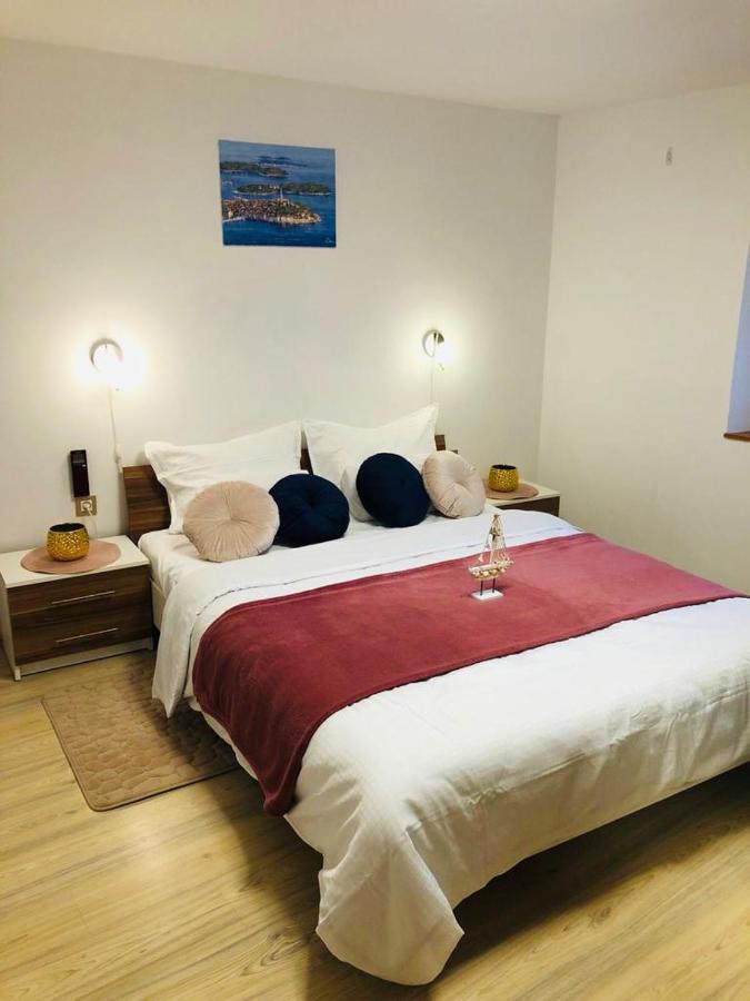Istrian Stone House In The Heart Of The Beautiful Fishing Village Fazana - Only Few Steps From The Sea And The Wonderful Beach - Incl Plasma-Quad-Plus-Filter Against C O V I D Exteriör bild